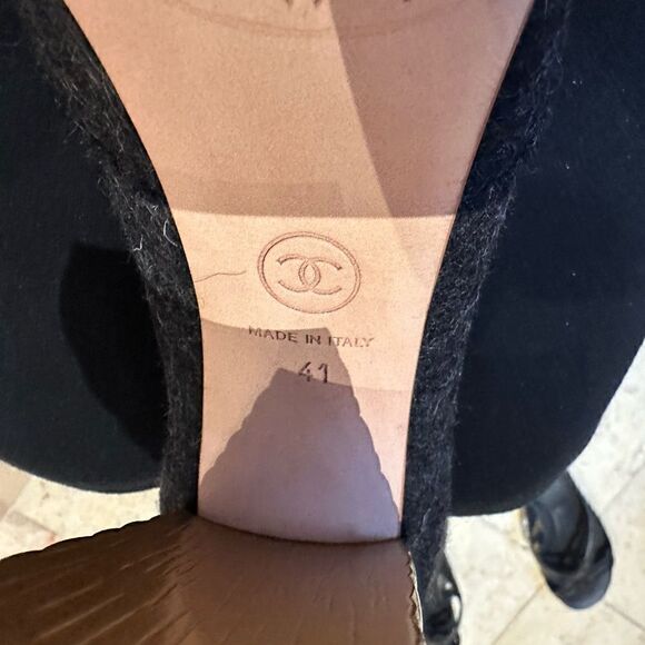 Chanel gray boots with gold embellished heel. Size 41 - Picture 15 of 17